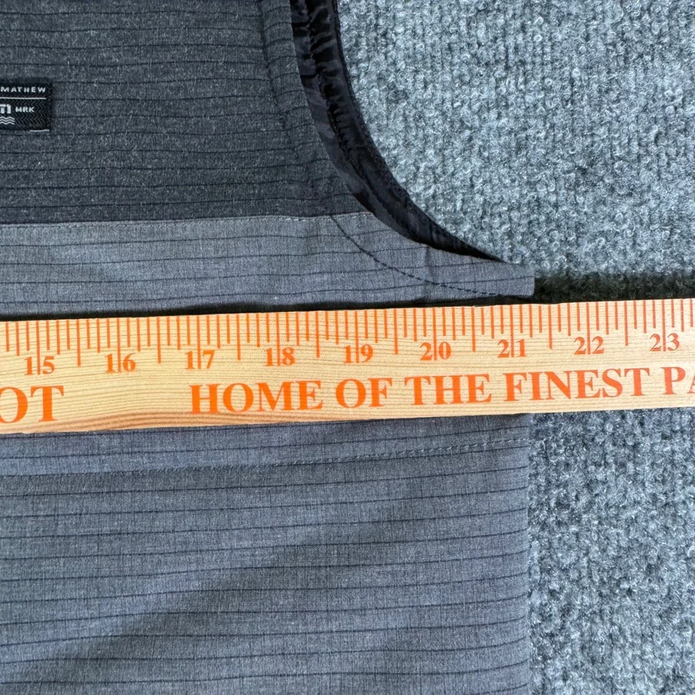 Travis Mathew Vest Mens Medium Black Gray Easy Out Full Zip Golf Outdoor Travel